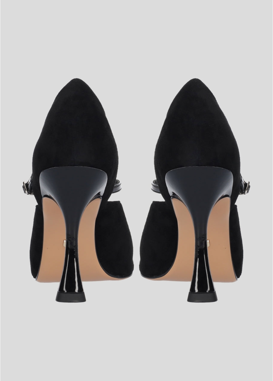 Yuna Pumps