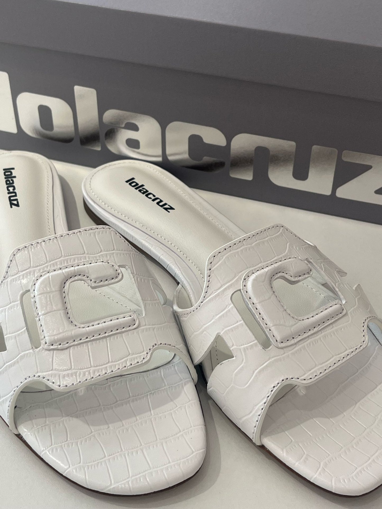 CUIRINE FLAT