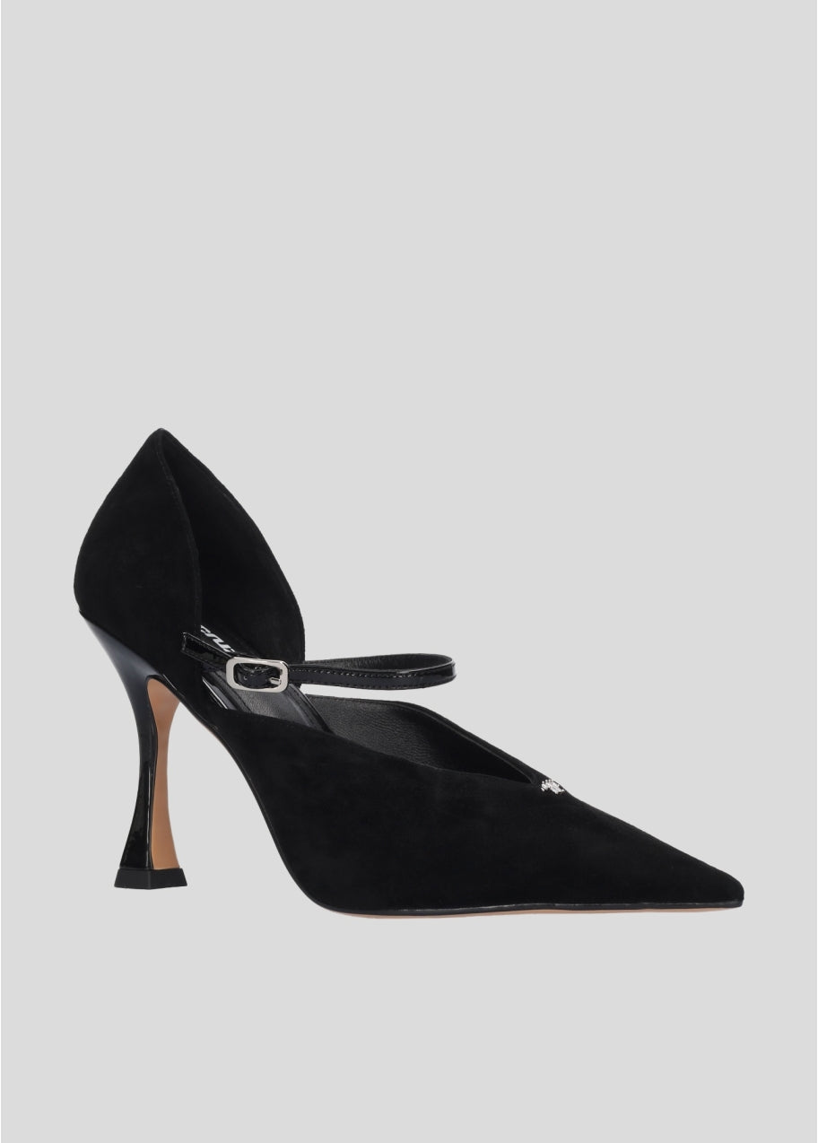 Yuna Pumps