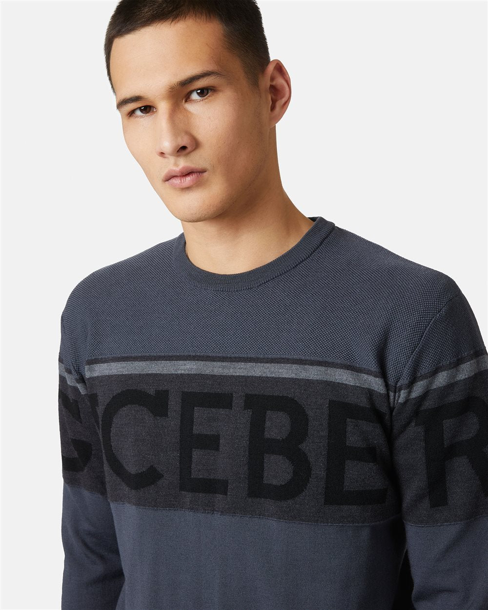 Sweater with logo