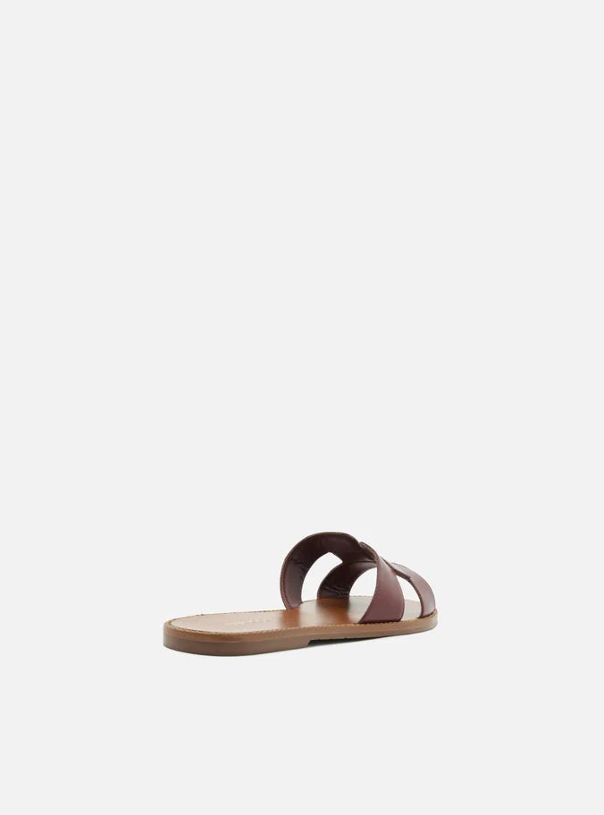 Chinelo Arezzo
